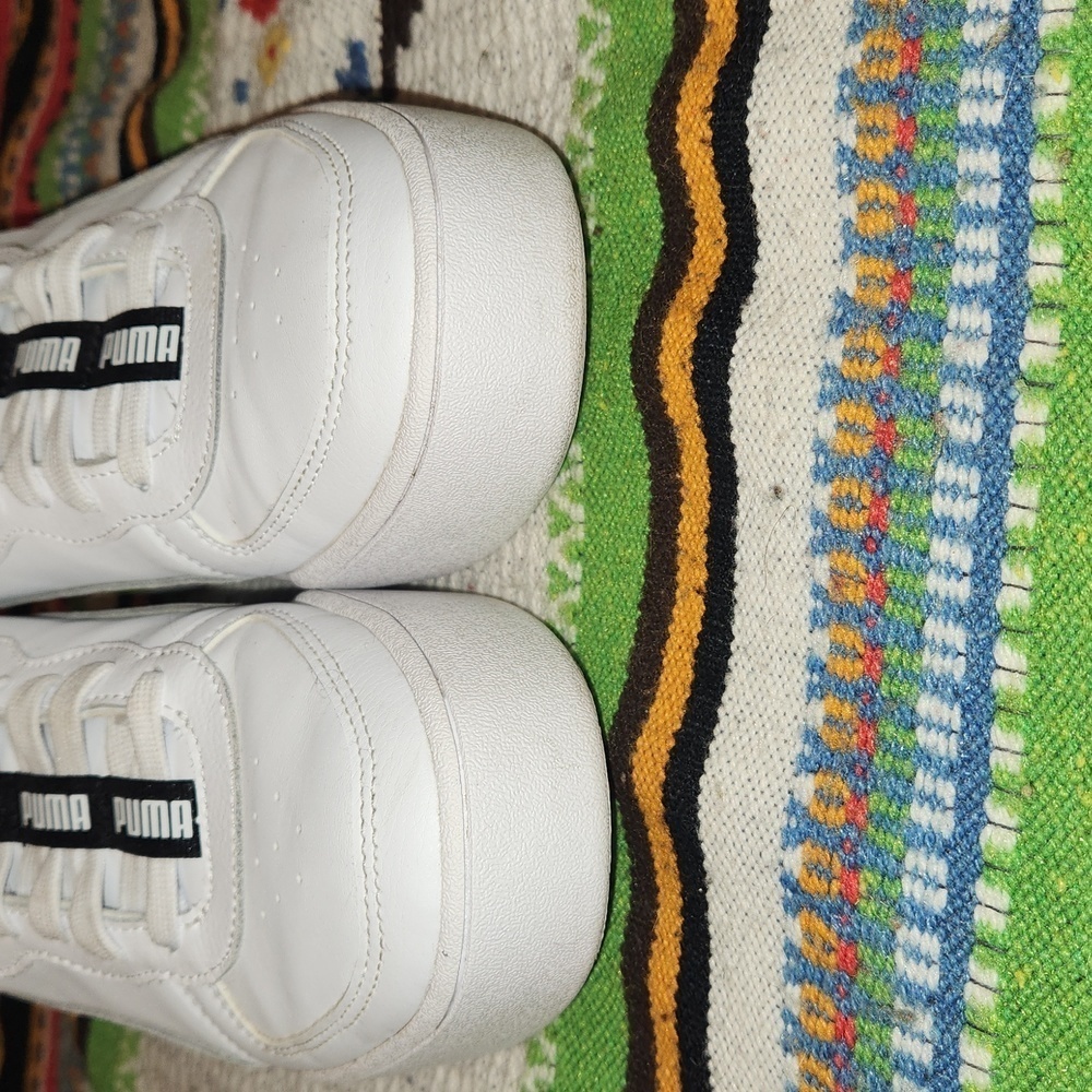 Women’s Puma Skye Tape 9.5 White Sneaker with Neon Yellow accents. - Picture 9 of 10